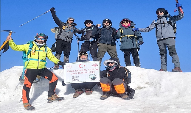 Iğdır Gençlik Spor Kulübü Dağcıları 7. Kez Büyük Ağrı Dağı Zirvesinde!