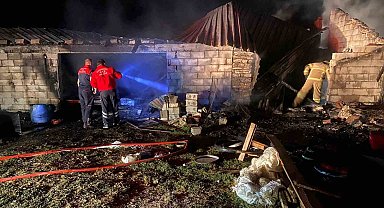 Koruyaka Köyünde Besihane Yangını: 14 Küçükbaş Hayvan ve 50 Hindi Telef Oldu