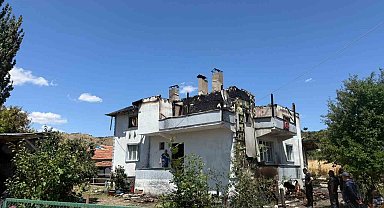 Osmancık'ta Yangın: İki Katlı Ev Kullanılamaz Hale Geldi