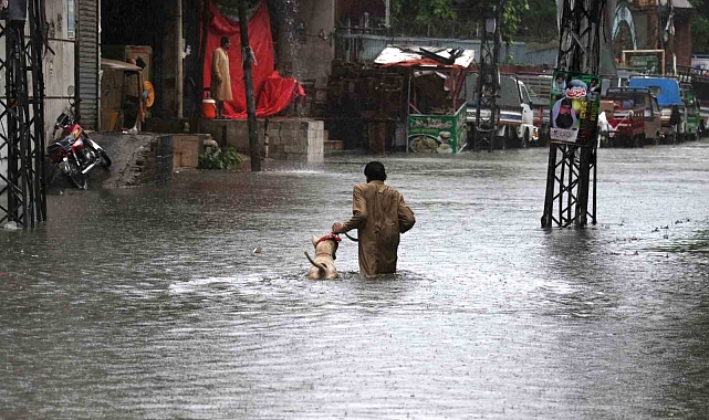 Pakistan&#039;da Muson Yağmurları Can Kaybını Artırıyor: 180 Kişi Hayatını Kaybetti