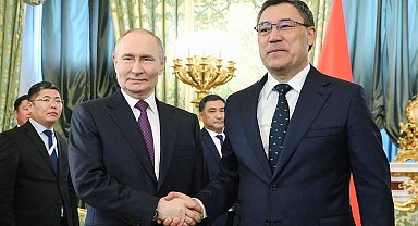 Putin, Kırgızistan Cumhurbaşkanı Caparov ile görüştü