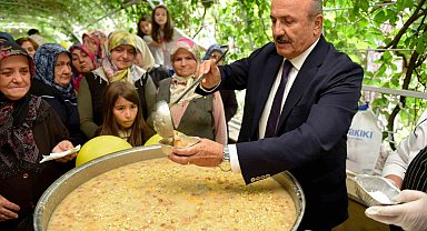 Taşköprü'de Muharrem Ayı Dolayısıyla 2 Bin 500 Kişiye Aşure İkram Edildi