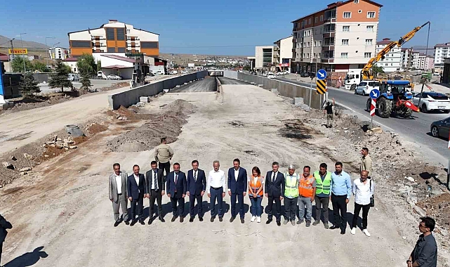 Tatvan Karşıyaka Kavşağı Ağustos&#039;ta Açılıyor: Trafik Rahatlayacak!