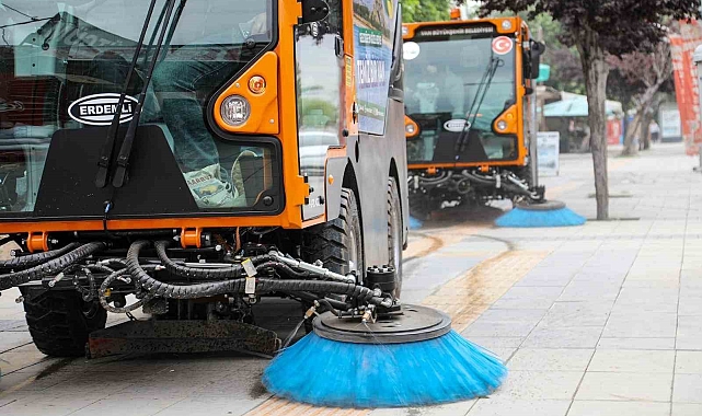 Van Büyükşehir Belediyesi Temizlik Filosunu Güçlendirdi: 72 Ana Arterde Profesyonel Temizlik Başladı!