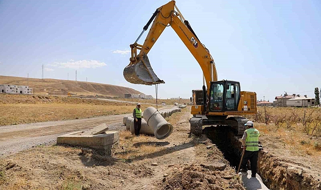 Van&#039;a Nefes Aldıracak Proje: 11 Kilometrelik Elmalık Yolu Hızla Yükseliyor!