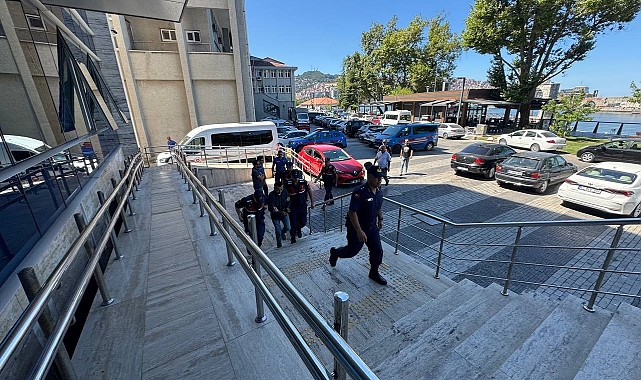 Zonguldak&#039;taki Feci Bıçaklı Kavganın Şüphelisi Adliyeye Sevk Edildi