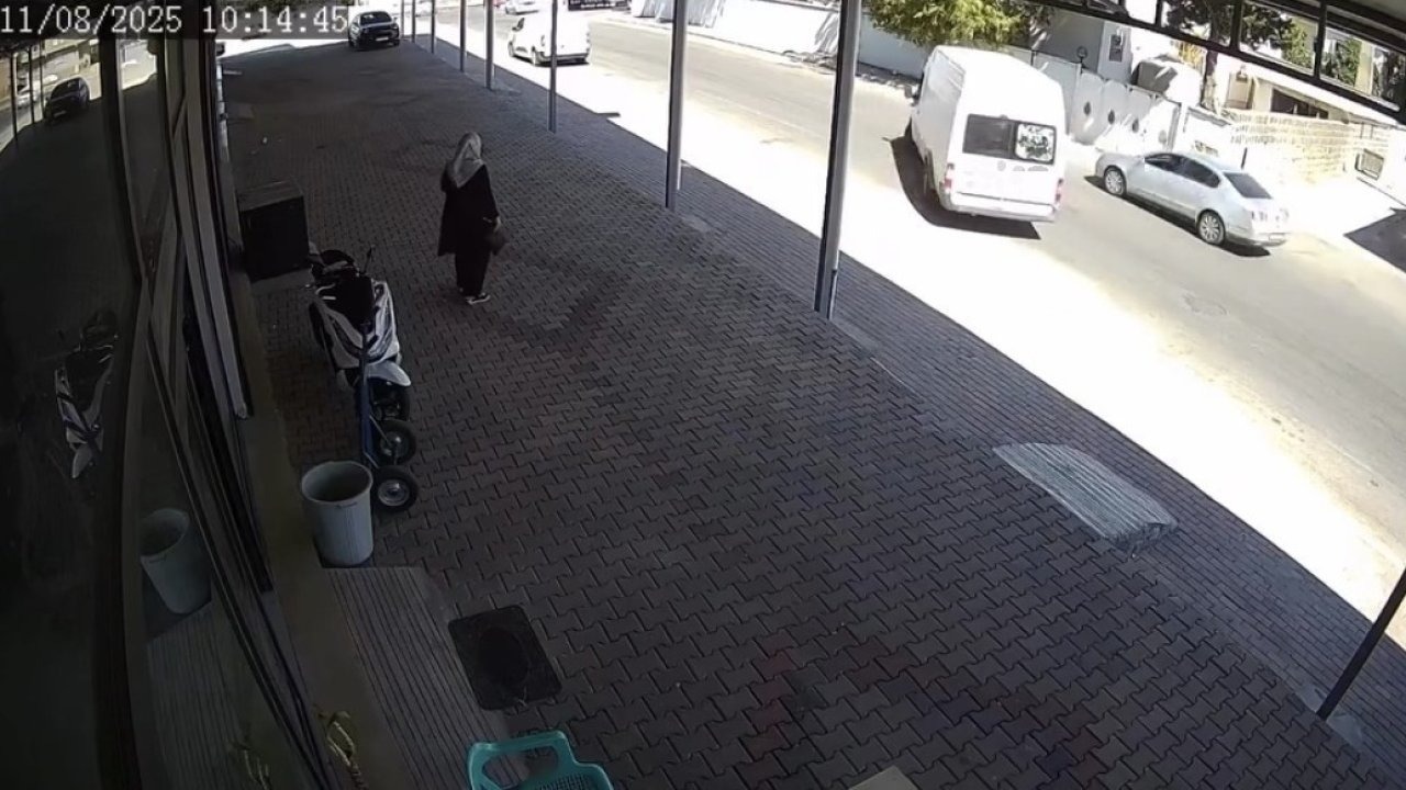 Siverek&#039;te Minibüsün Yol Açtığı Kaza Güvenlik Kamerasında