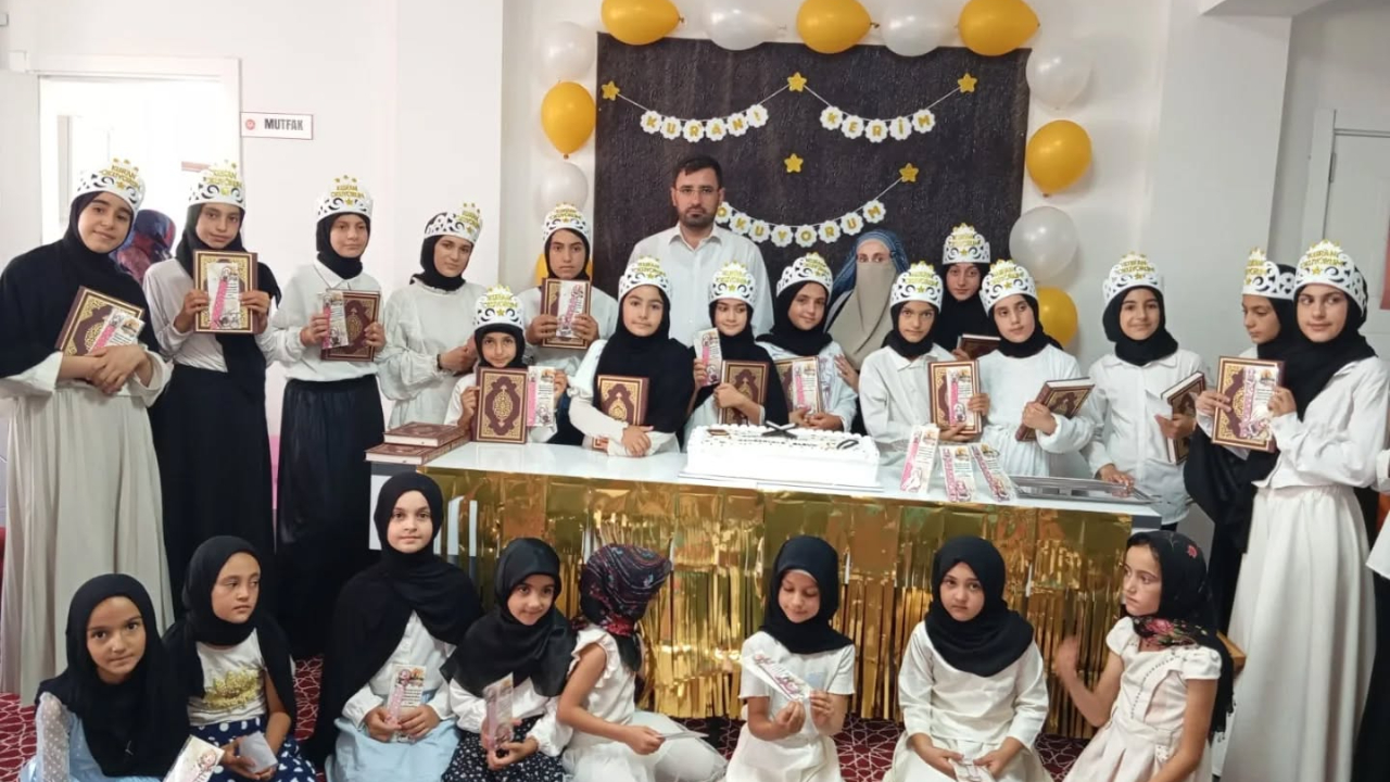 Aralık&#039;ta Minik Kalplerin Kur&#039;an-ı Kerim Sevinci