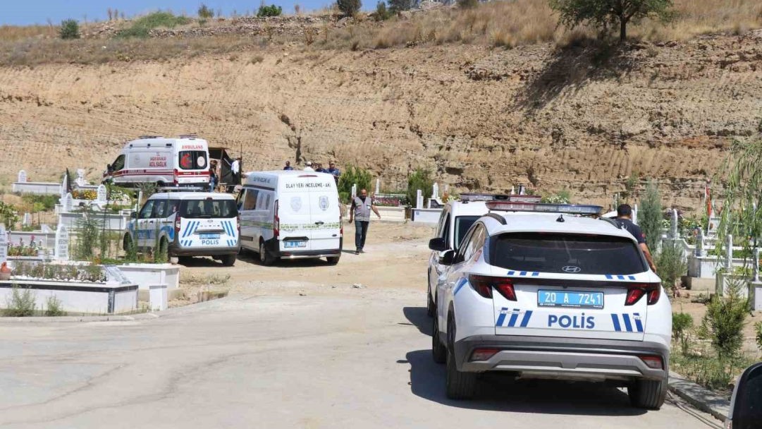 Denizli&#039;de Mezarlıkta Yaşayan Yaşlı Adam Ölü Bulundu