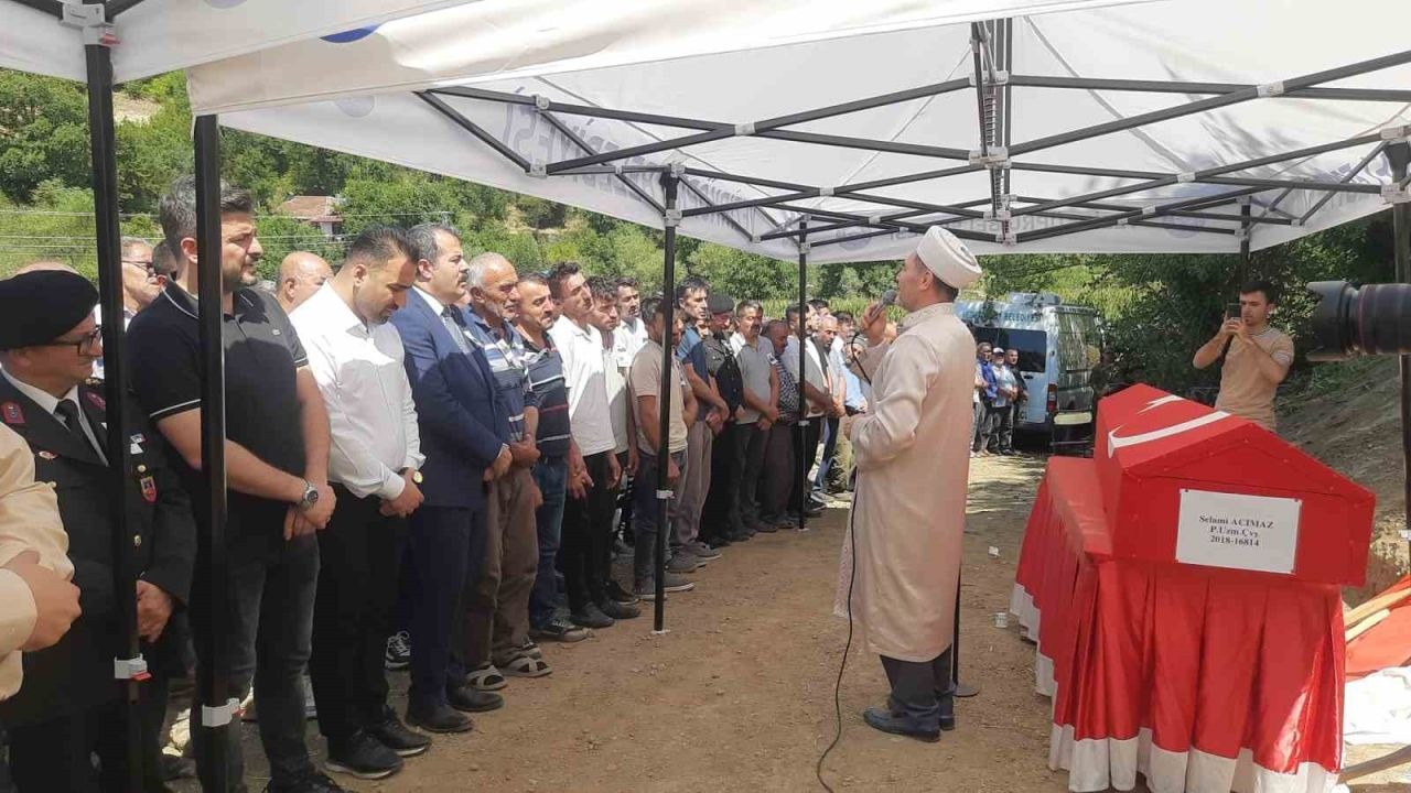 Mesaiye Giderken Hayatını Kaybeden Uzman Çavuş, Memleketi Samsun&#039;da Son Yolculuğuna Uğurlandı