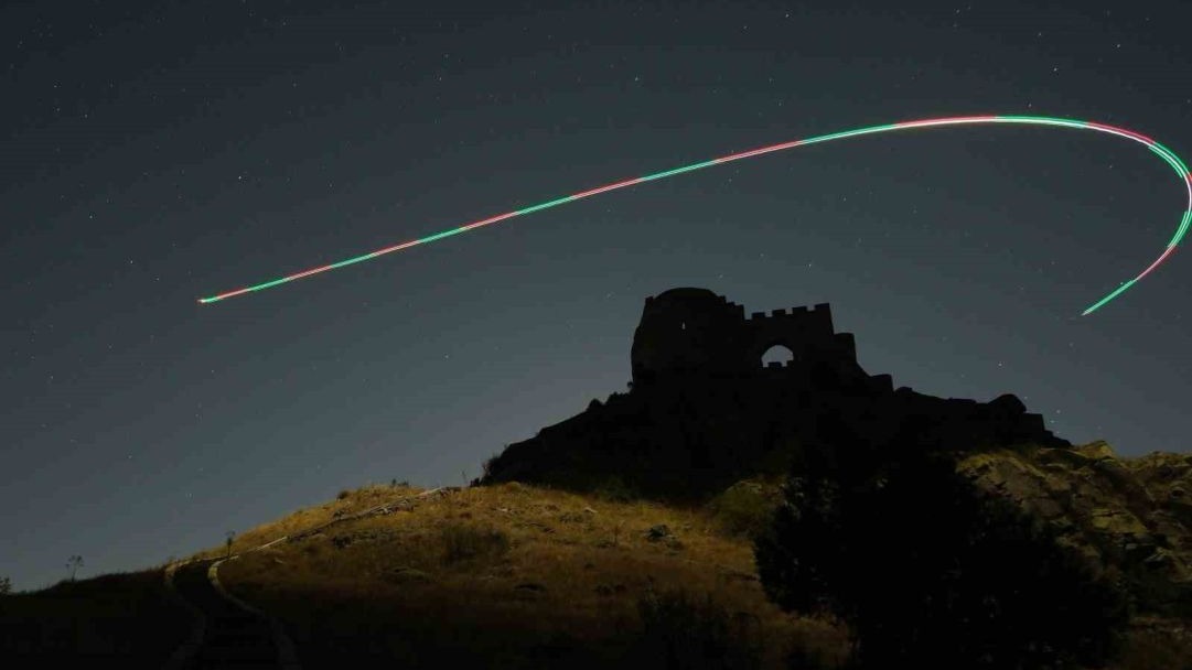 Gümüşhane&#039;deki Kov Kalesi, Perseid Meteor Yağmuruna Ev Sahipliği Yaptı