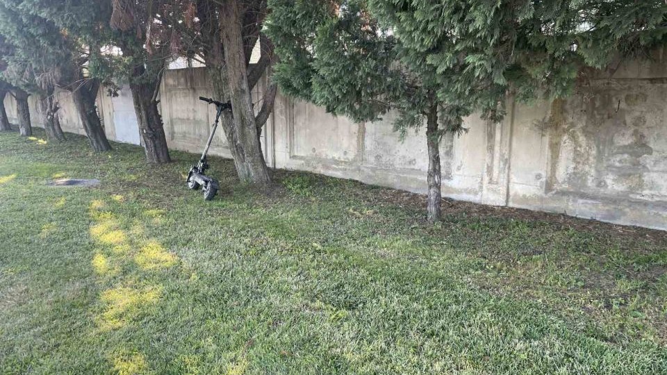 Kapaklı&#039;da Elektrikli Otomobil ve Scooter Çarpıştı: 3 Yaralı