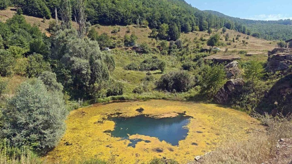 Sivas&#039;ın &quot;Timsah Gözü&quot; Dipsizgöl Ziyaretçi Akınına Uğruyor