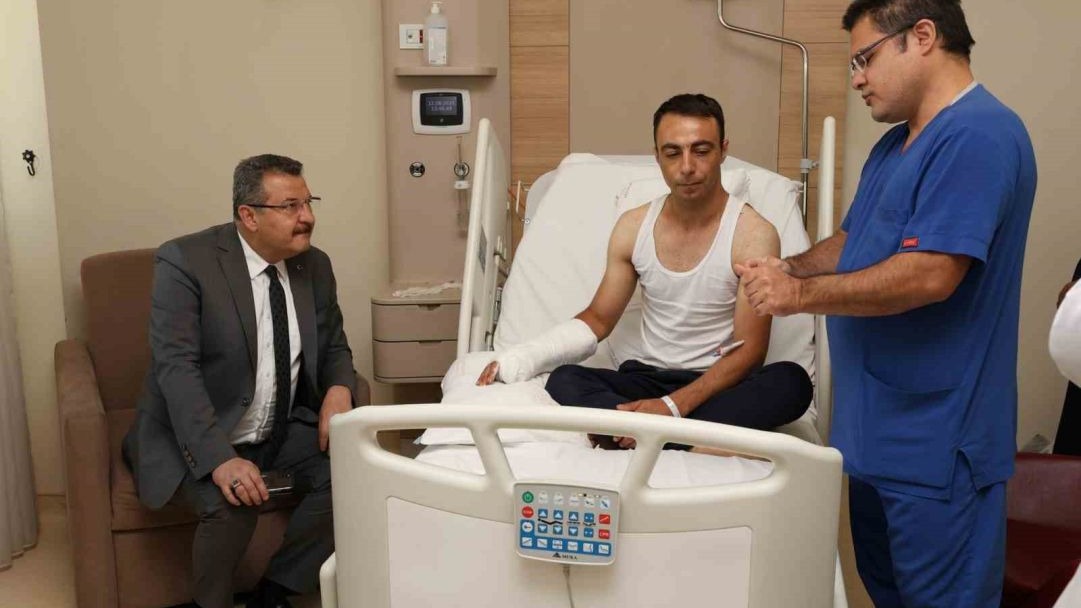 Erzurum Emniyet Müdürü, Yaralı Bekçiyi Ziyaret Etti