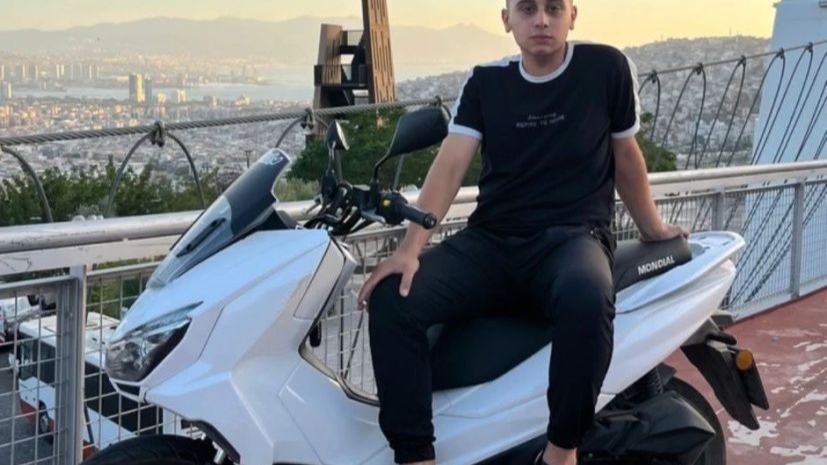 İzmir&#039;de Denize Düşen Gencin Ölümü: Arkadaşı Gözaltında