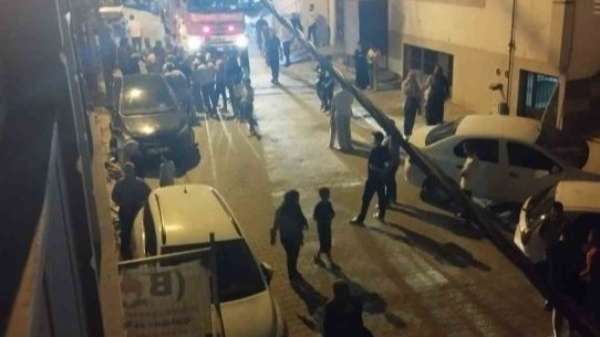 Elinde tinerle ev bastı, yanlış evi yaktı