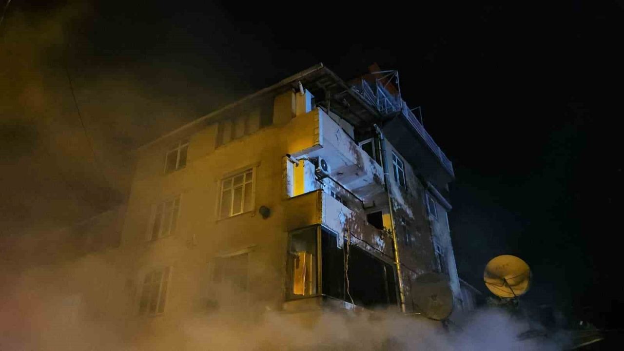 Avcılar&#039;da Çorap Atölyesinde Yangın