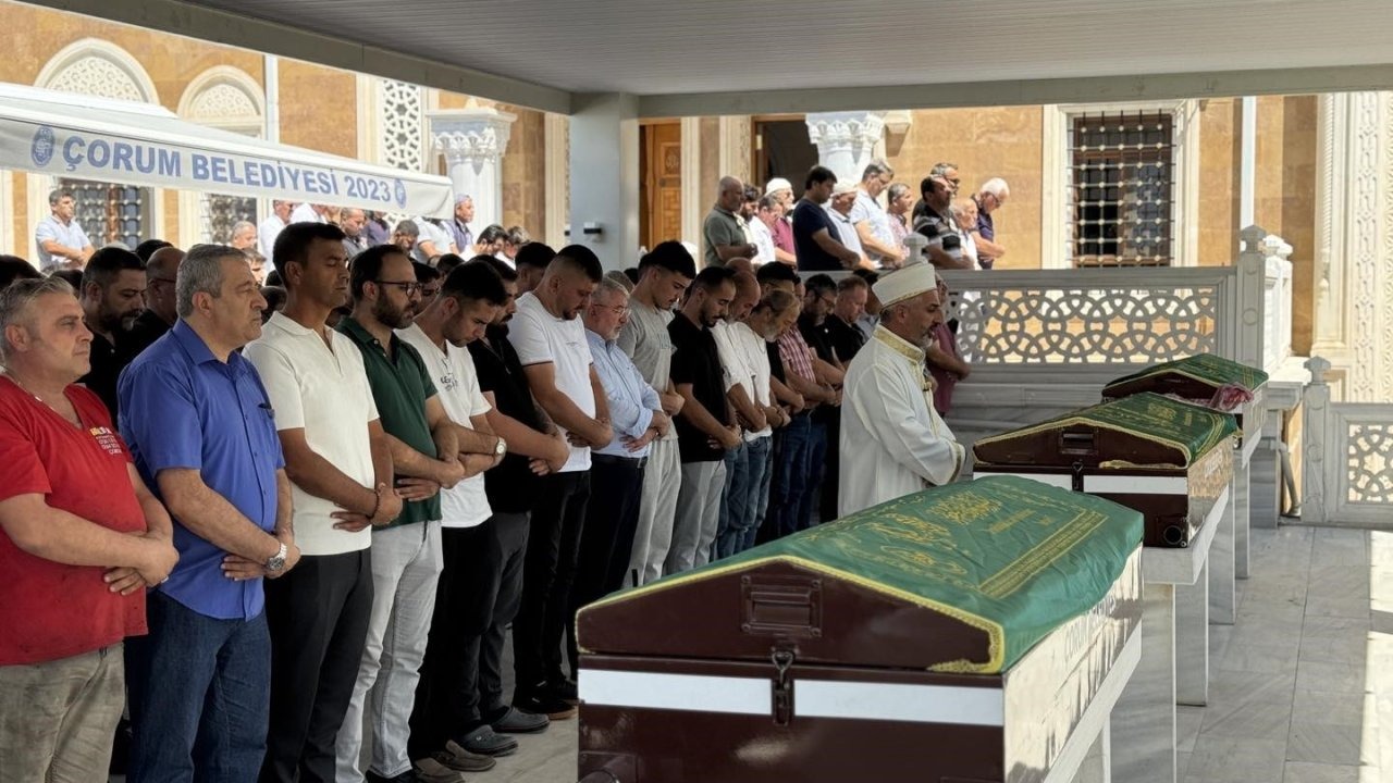 Çorum’da Yağ Tankına Düşen Anne ve Oğlu Son Yolculuğuna Uğurlandı