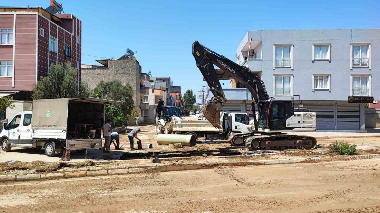 Adana’da Patlayan İçme Suyu Borusu Sokakları ve Evleri Sular Altında Bıraktı