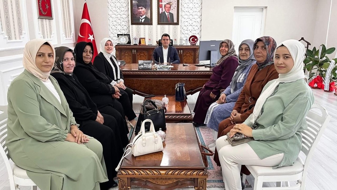 AK Parti Kadın Kolları Başkanı&#039;ndan Patnos Kaymakamı&#039;na Ziyaret