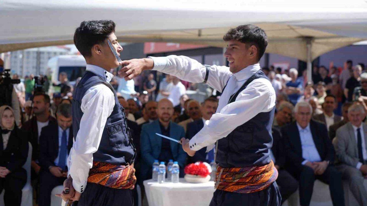 Erzurum&#039;da Halk Pazarı, Bilgi Evi ve Park Açılışı
