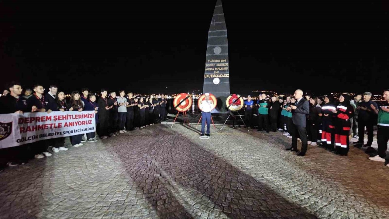 Marmara Depremi&#039;nin 26. Yılında Hayatını Kaybedenler Gölcük&#039;te Anıldı