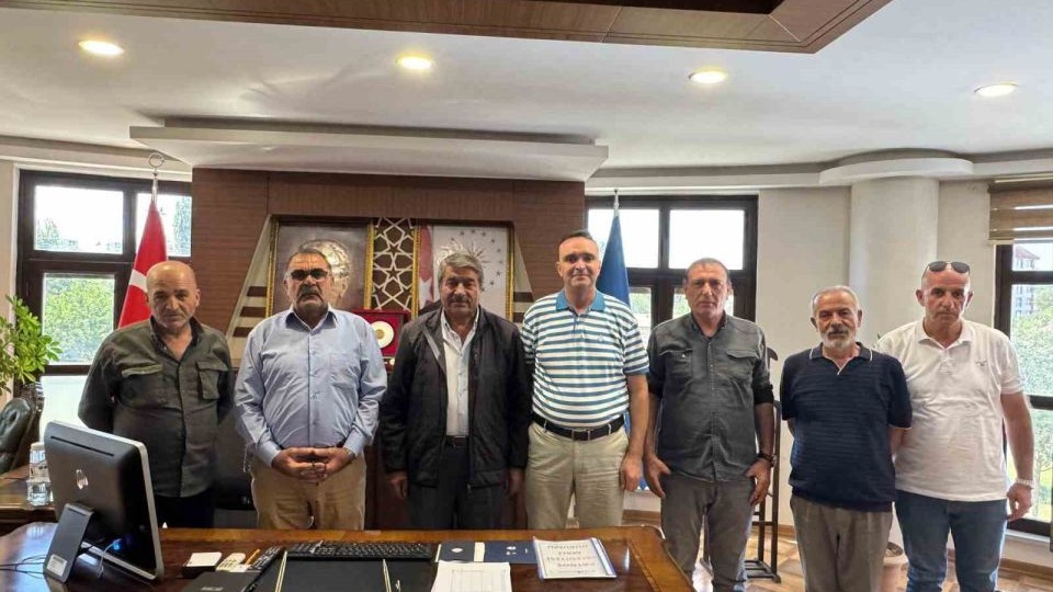 Patnos Belediye Başkanı Abdülhalik Taşkın, İzmir Patnoslular Derneği'ni Ağırladı