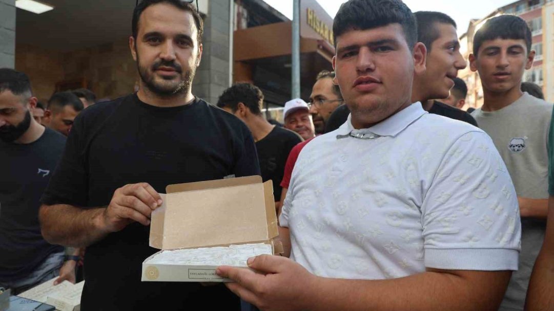 Hatay Yayladağı&#039;nda Lokum Yeme Yarışması Nefes Kesti