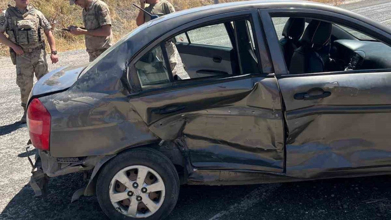 Muş Varto&#039;da Trafik Kazası: 8 Yaralı