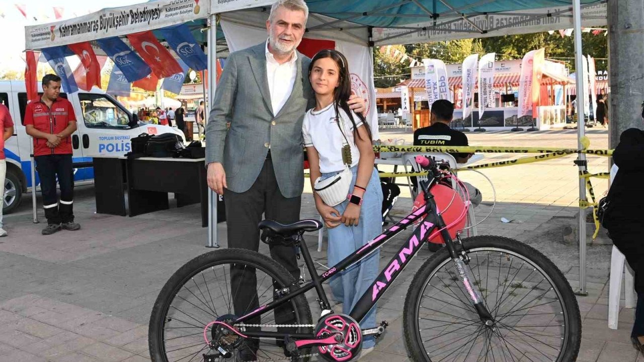 Kahramanmaraş&#039;ta 170 Yetim Çocuğa Bisiklet Hediye Edildi