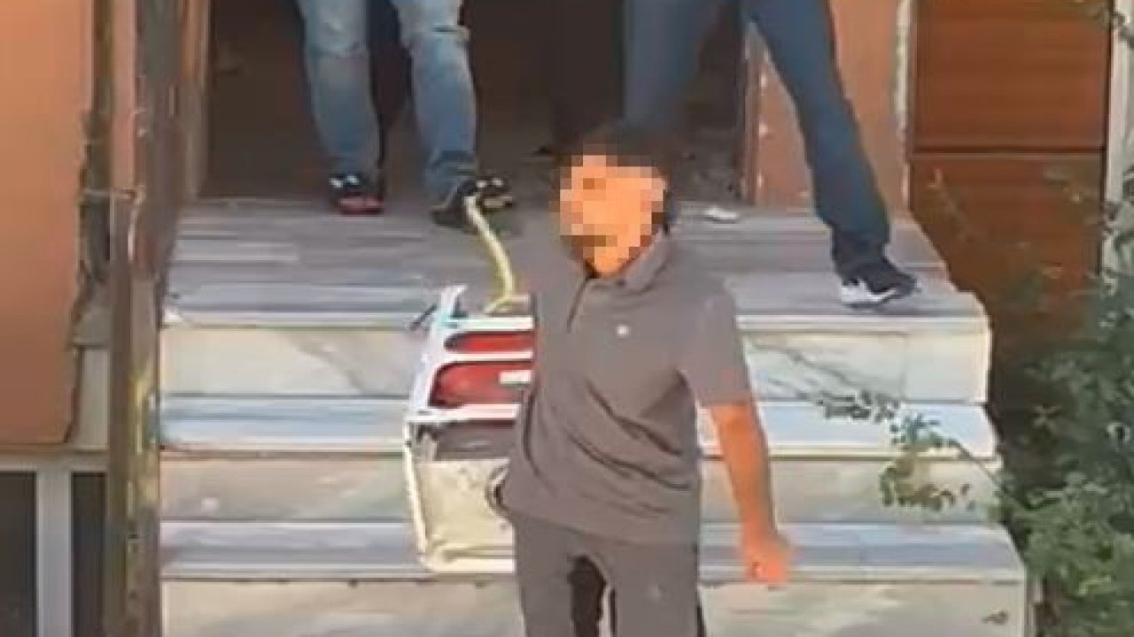 Esenyurt&#039;ta Mühürlü Binadan Hırsızlık Kameraya Yansıdı