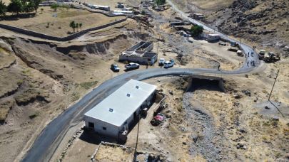 Iğdır'da Köy Yollarında Asfalt ve Onarım Çalışmaları Sürüyor