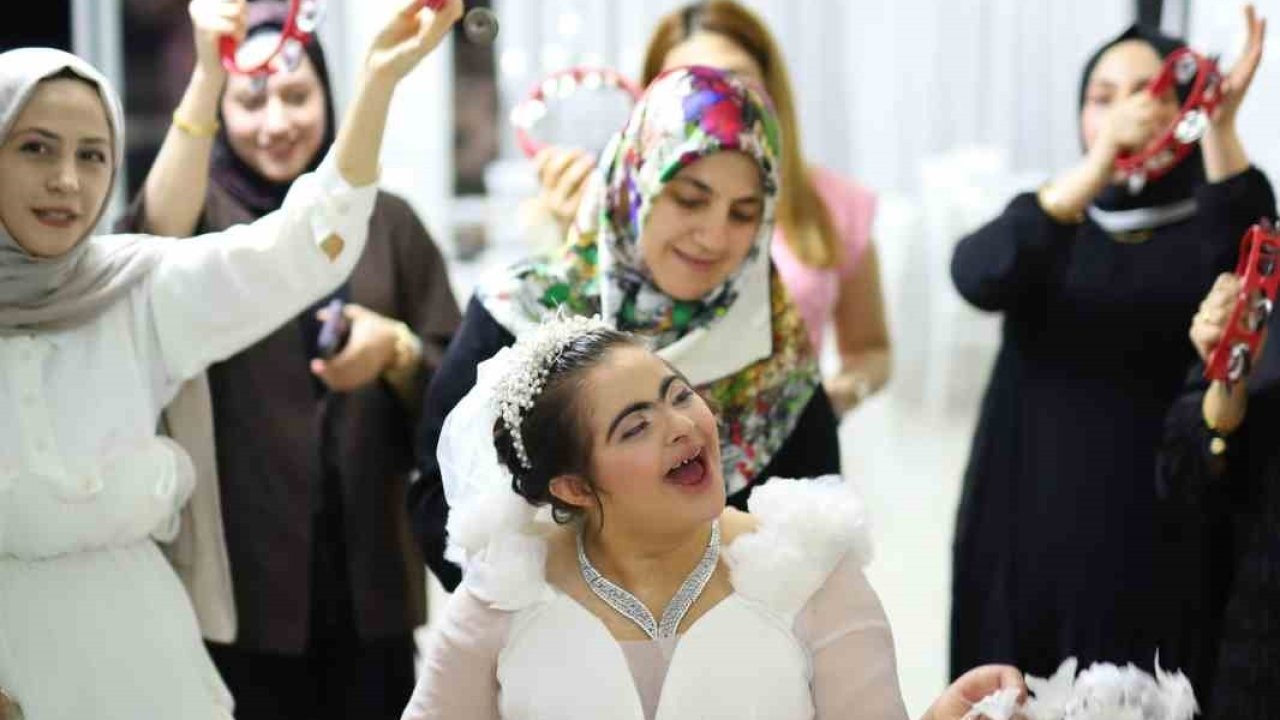 Down Sendromlu Şeyma&#039;nın Gelin Olma Hayali Gerçek Oldu