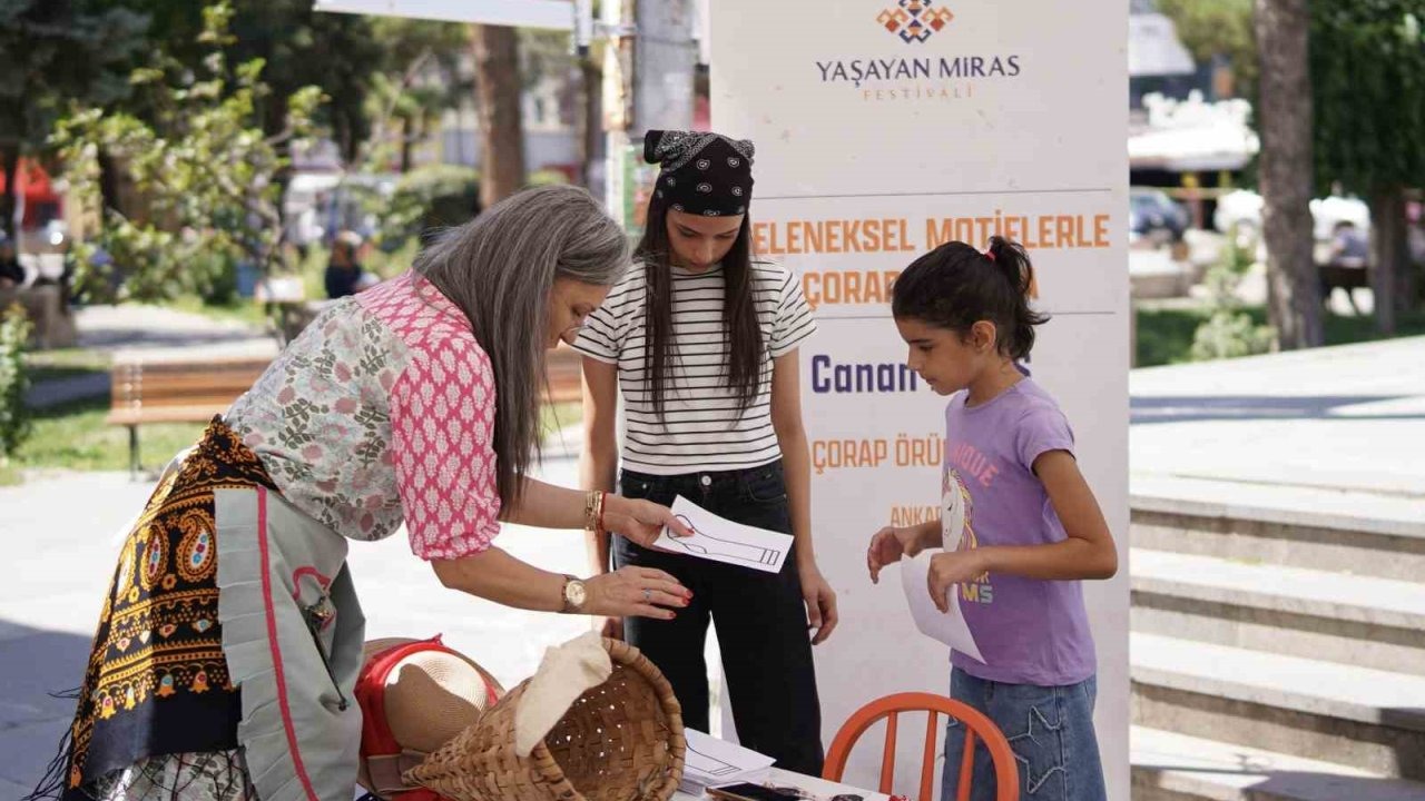 Erzincan Yaşayan Miras Festivali Sanatseverlere Kapılarını Açtı
