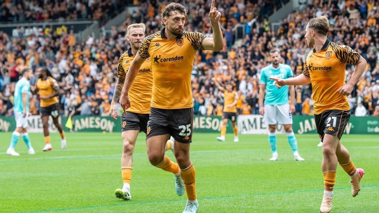 Hull City, Oxford United&#039;ı Nefes Kesen Maçta Son Anda Devirdi