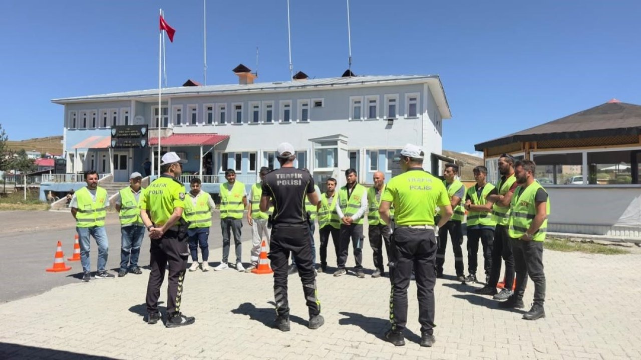 Damal&#039;da Motosiklet Sürücülerine Güvenli Sürüş Eğitimi Verildi