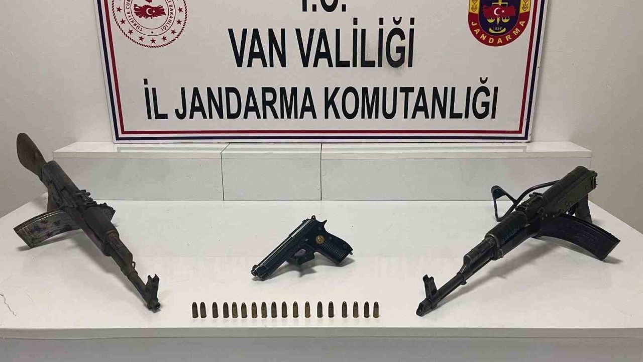 Van&#039;da Silah Kaçakçılarına Operasyon: Çok Sayıda Mühimmat Ele Geçirildi