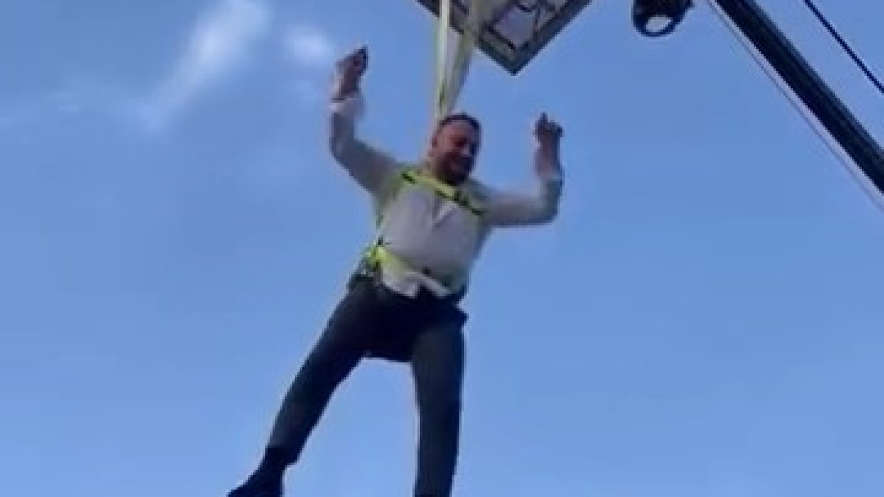 Bursa&#039;da Düğün Öncesi Damada Vinçli İşkence