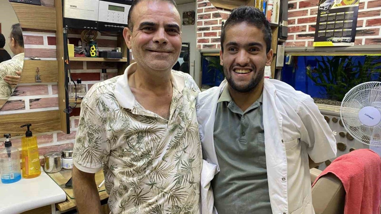 Eskişehir&#039;de Kuaför ve Zihinsel Engelli Müşterisinin Dokunaklı Hikayesi