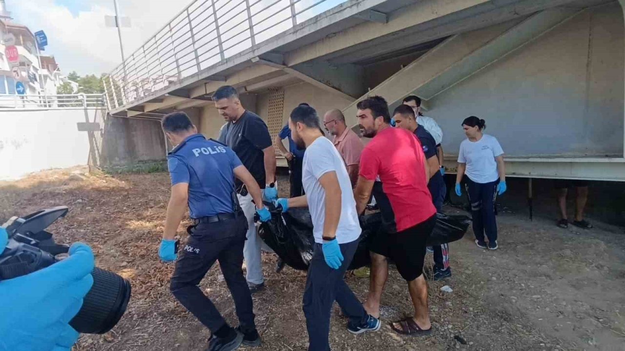 Manavgat Irmağı&#039;nda Erkek Cesedi Bulundu