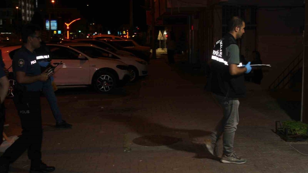 Kayseri&#039;de Çiçekçi Dükkanına Silahlı Saldırı: Bir Kişi Yaralandı