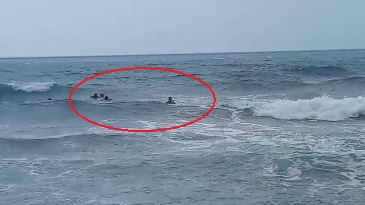 Hatay&#039;da Rip Akıntısına Kapılan 2 Kişi Güçlükle Kurtarıldı
