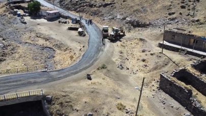 Iğdır’da Köy Yollarında Asfalt ve Onarım Çalışmaları Devam Ediyor