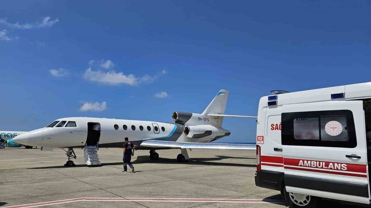 Van&#039;da İki Bebek Uçak Ambulansla Sevk Edildi