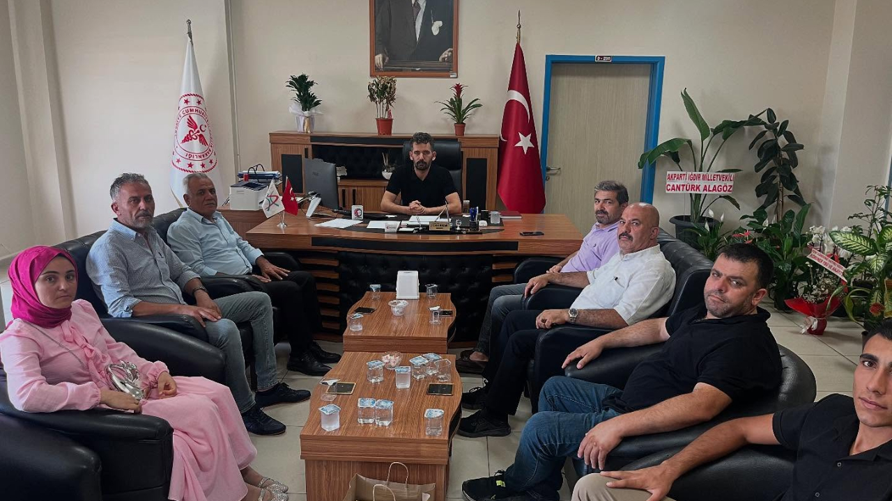 Karakoyunlu Heyetinden Başhekim Uzm. Dr. Cafer Koçak’a Hayırlı Olsun Ziyareti