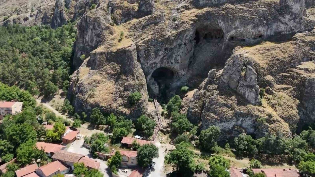 İnönü Mağaraları Ziyaretçilerini Bekliyor