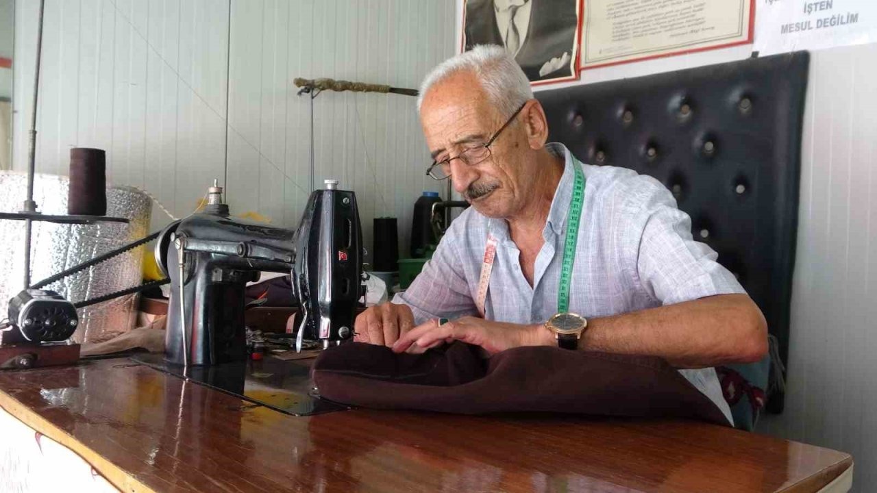Malatya’da 60 Yıllık Terzi, Mesleğini Konteynerde Sürdürüyor
