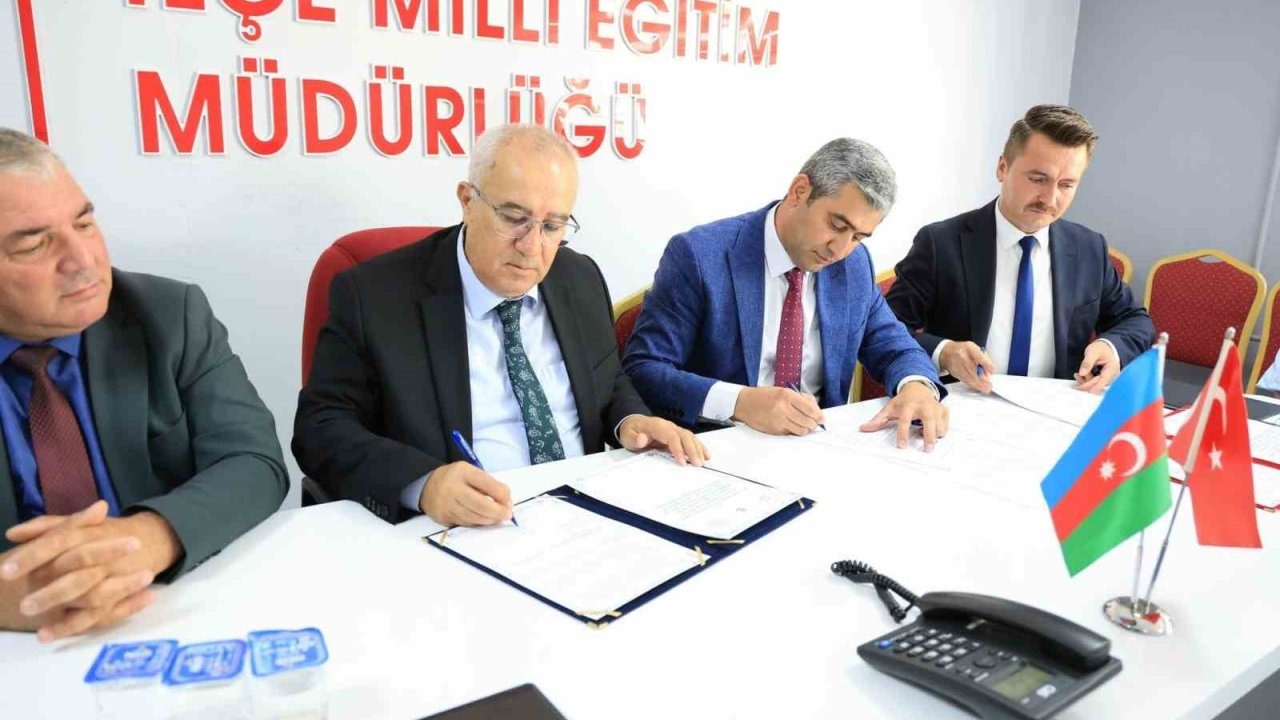 Türk ve Azeri Öğrenciler Arasında Kültür Köprüsü Kuruluyor