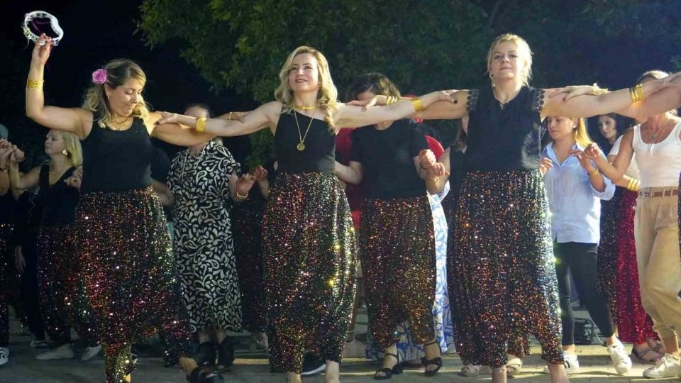 Lüleburgaz&#039;da &quot;Şalvar Gecesi&quot; Coşkusu