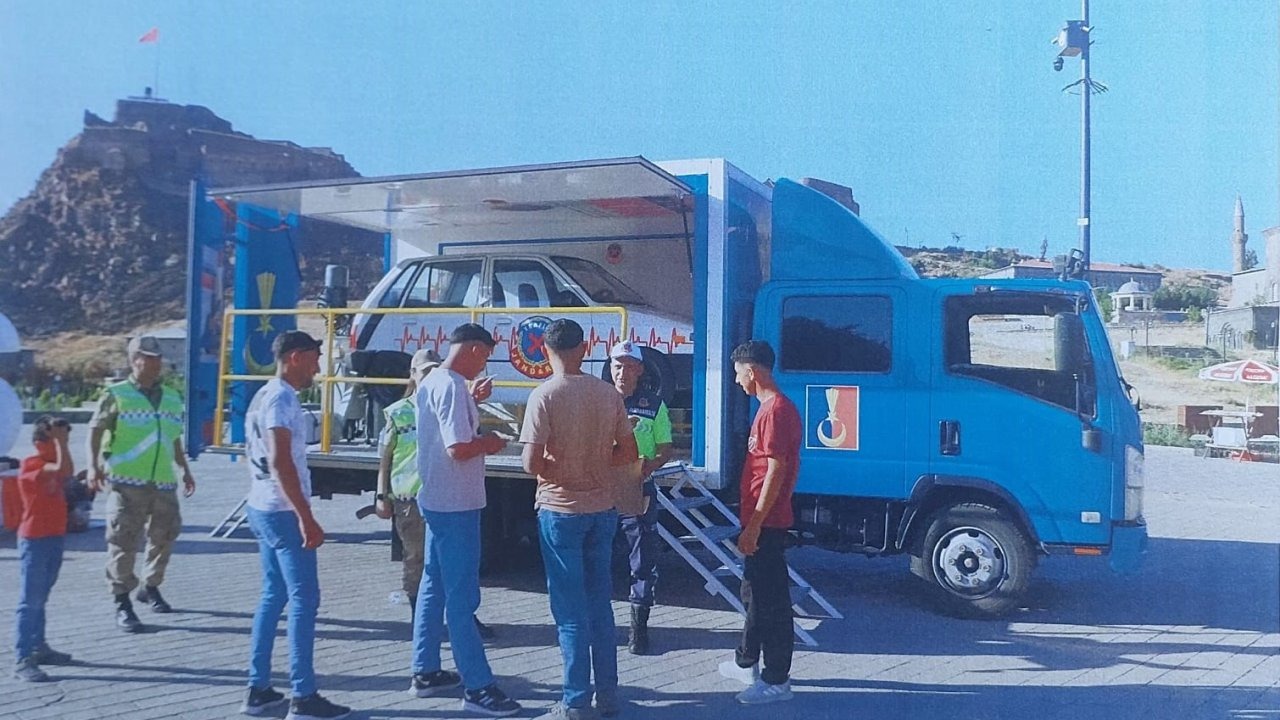 Kars’ta Jandarmadan Emniyet Kemeri Bilgilendirmesi